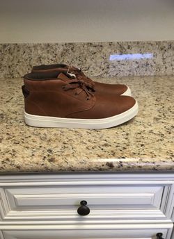 Shoes size 11