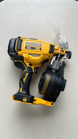 DeWalt 20 V roofing nailer