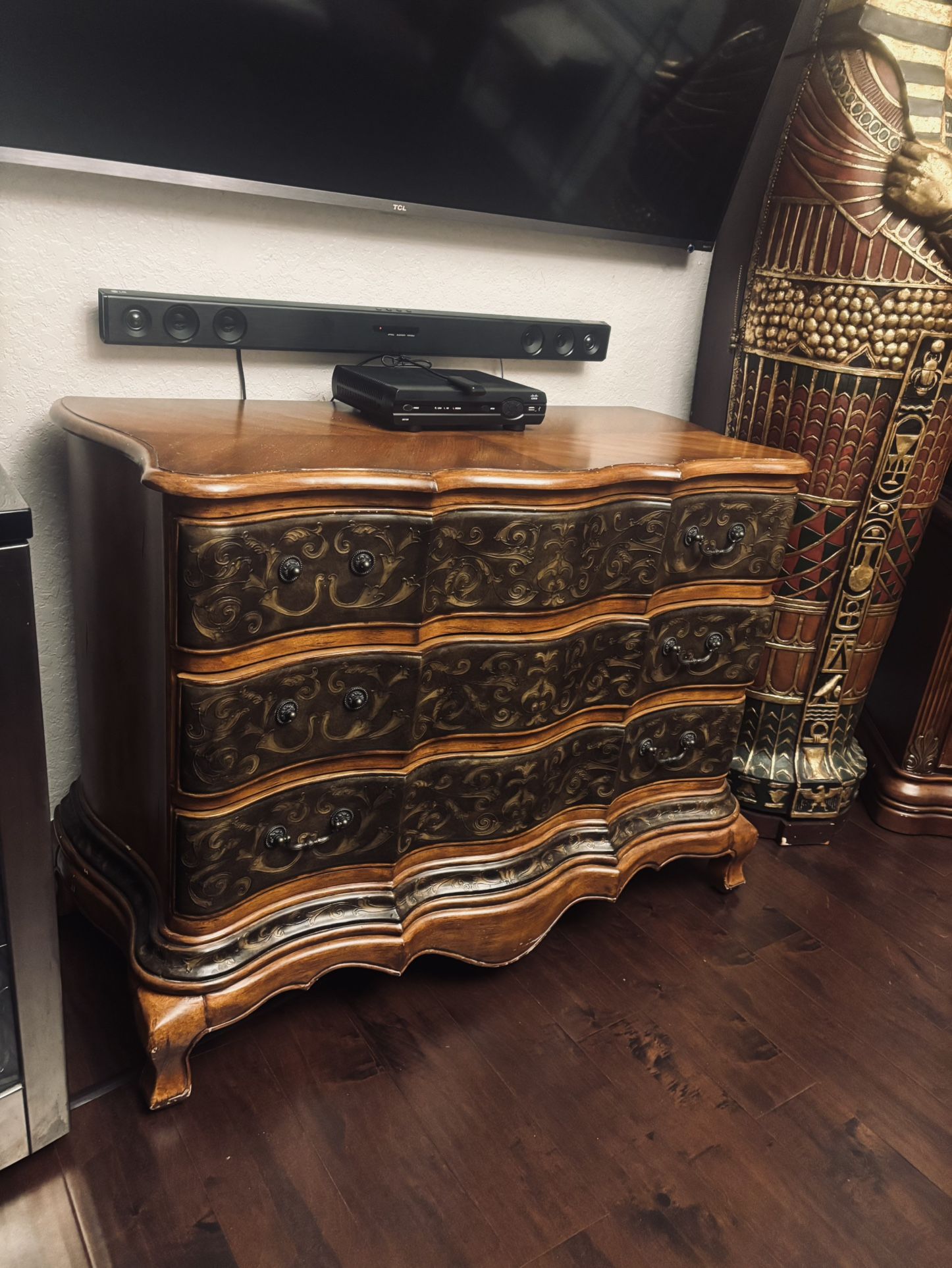 Dresser
