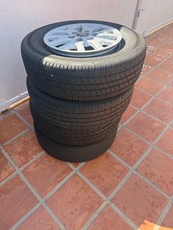 Toyota Tacoma 2024 Tires (4)