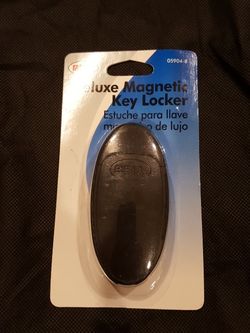 Deluxe magnetic key locker