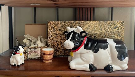 Vintage Cow Cookie Jar That Moos And Matching Cow & Pail Salt And Pepper At - New In Box!!