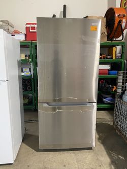 Vissani 18.7 Cubic Feet, Refrigerator ,never Used