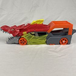 Hot Wheels City Dragon Launch Transporter Set 1:64 Chomp Stores Up To 5 Vehicles