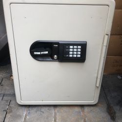 Fire Fyter Digital Safe