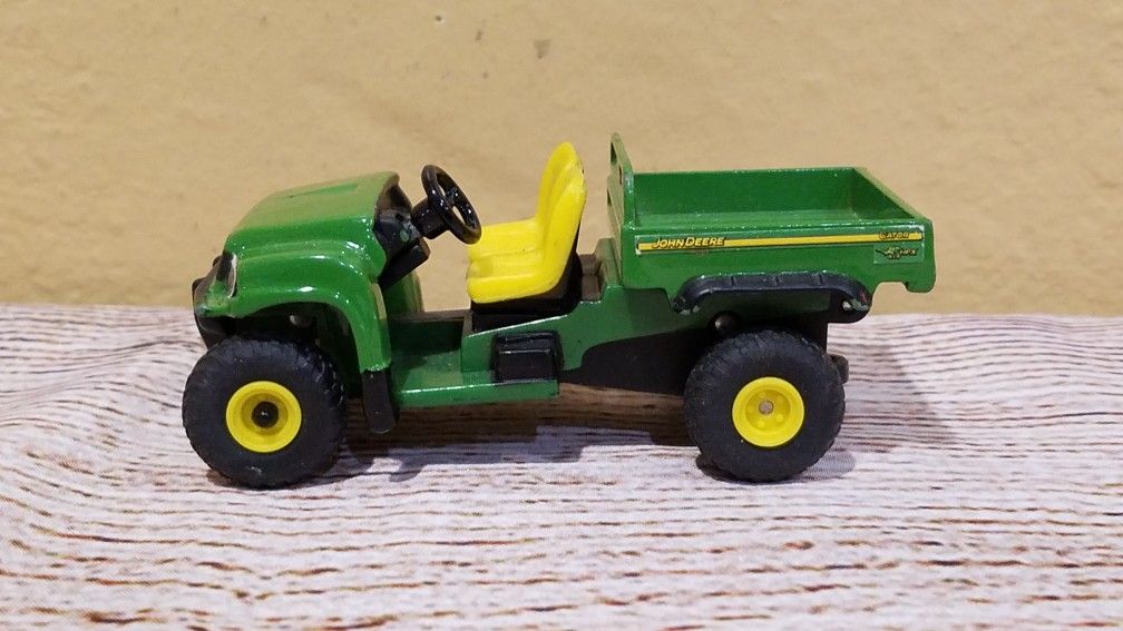 @CHV JOHN DEERE GATOR TOY CAR. #34