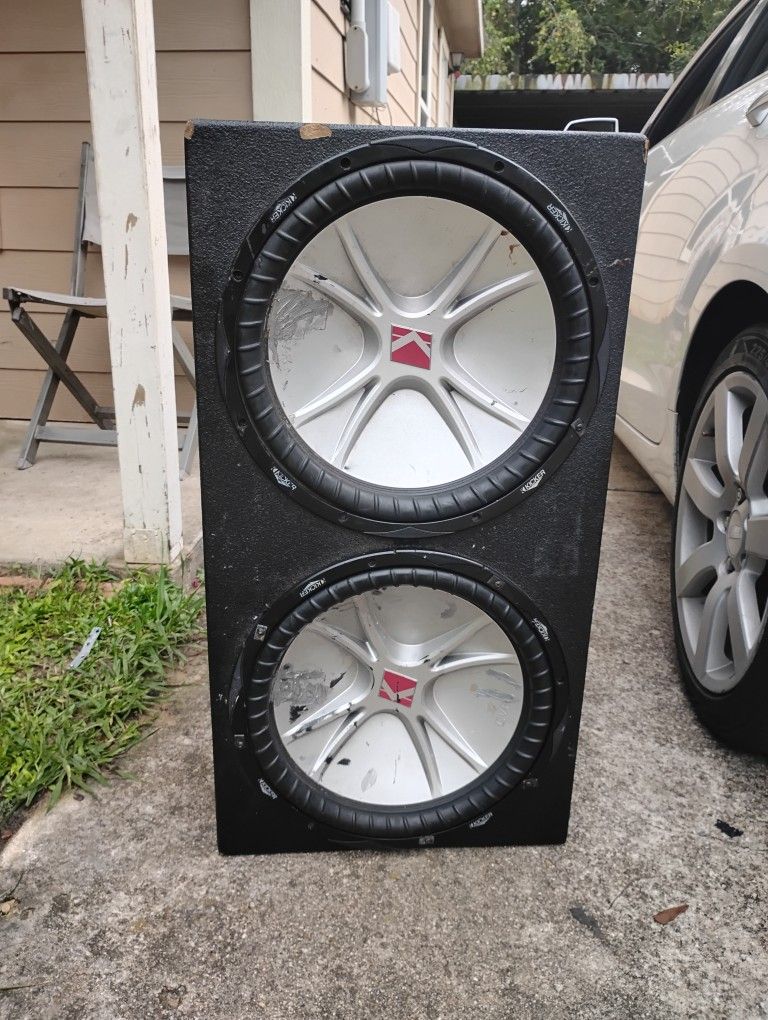 15" KICKERS SPEAKERS 
