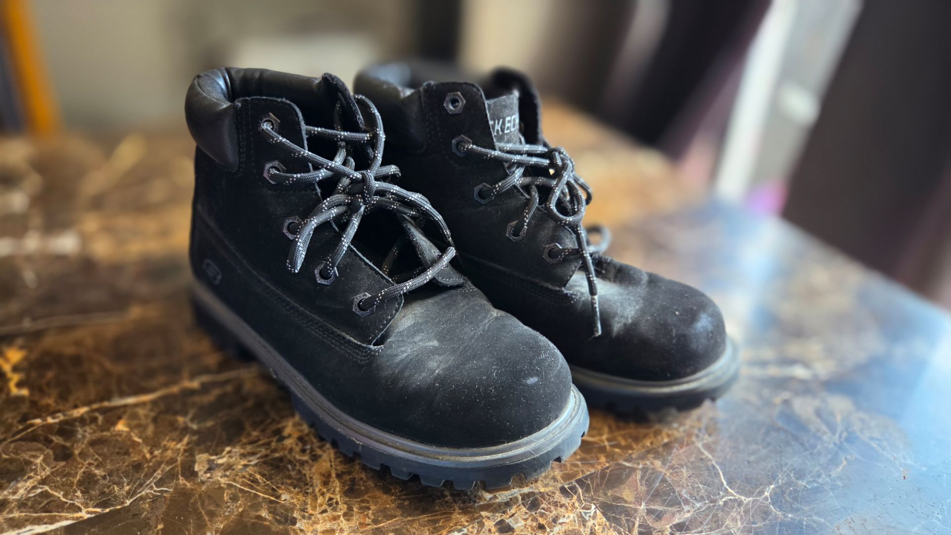 Skechers kids lace-up boots Youth size 4