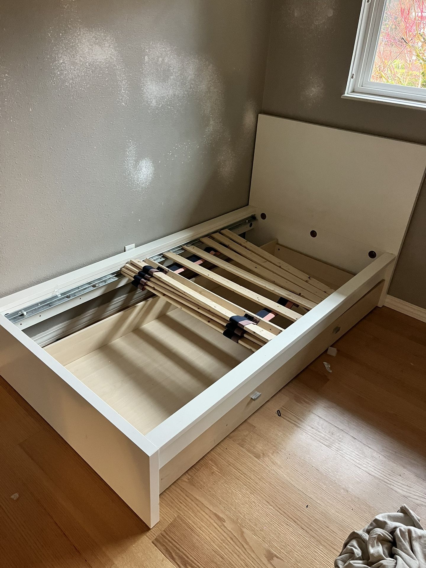 IKEA Malm Twin Bed With Slats