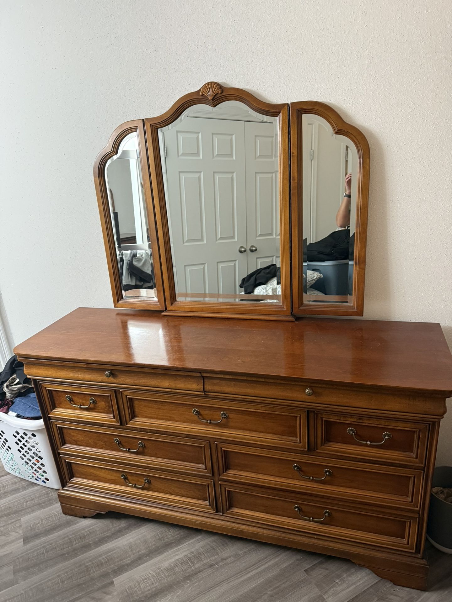Dresser And Nightstands