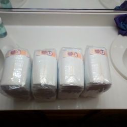 4 Packs Of Parents Choice Diapers Size 1 