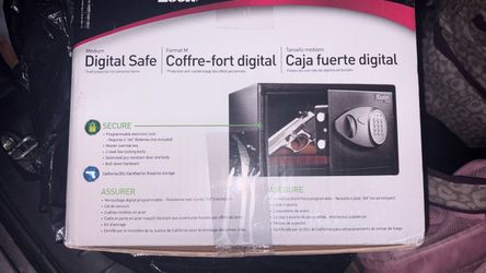 Master Lock Medium Digital Safe
