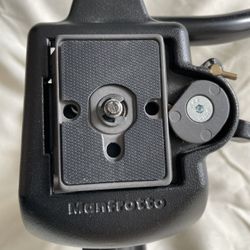 Manfrotto 128RC Micro Fluid Head + Plate w/ SunPak Tripod