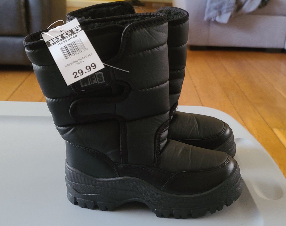 Kids Snow Boots Size4 Brand New