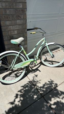 Huffy women’s bike. 26’ wheels