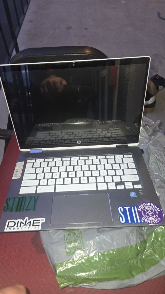 HP FOLDABLE CHROMEBOOK