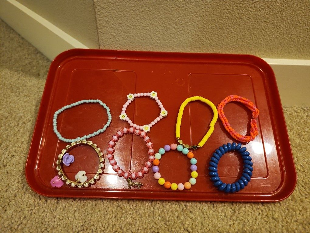 8 girls Bracelets