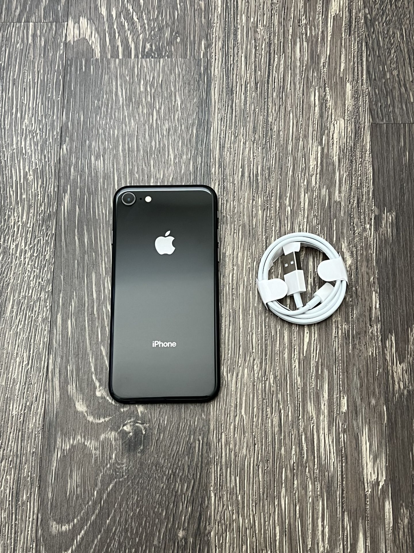 iPhone 8 UNLOCKED FOR ANY CARRIER!