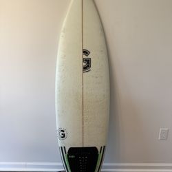 Short board surfboard 5’11