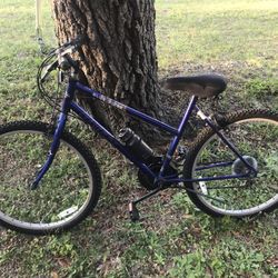 Ladies/girls 21 Speed Bicycle Huffy Blue Mountain Bike barely Used 