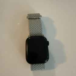 Apple Watch Series 8, 4.1mm + GPS