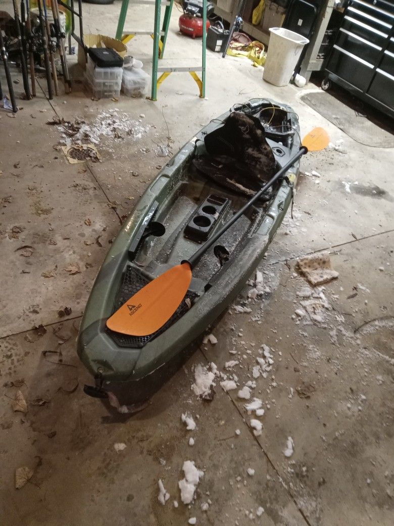 Pelican Sentinel 100x Angler Kayak