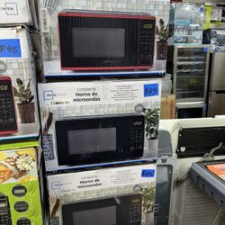 Mainstays 0.7 Cu ft Countertop Microwave Oven Black Red and White, 700 Watts, microondas