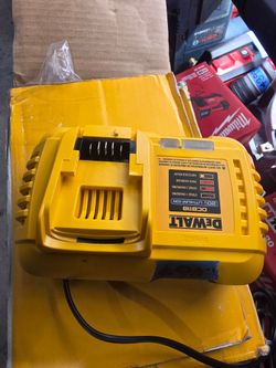 DEWALT 20V FAST CHARGER NEW