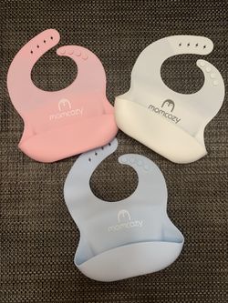 3-Pack of Momcozy Silicone Bibs