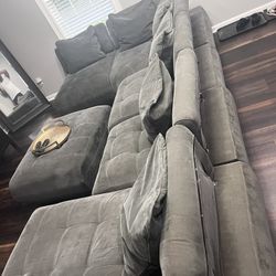 $600 8pc Grey Sectional 