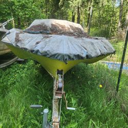 1979 Runaway Tri Haul Boat 
