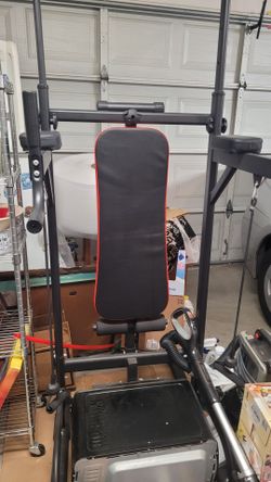 Gym pull up station