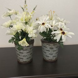 Metal Wall Bucket Decor 