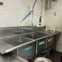 3 Compartments sink