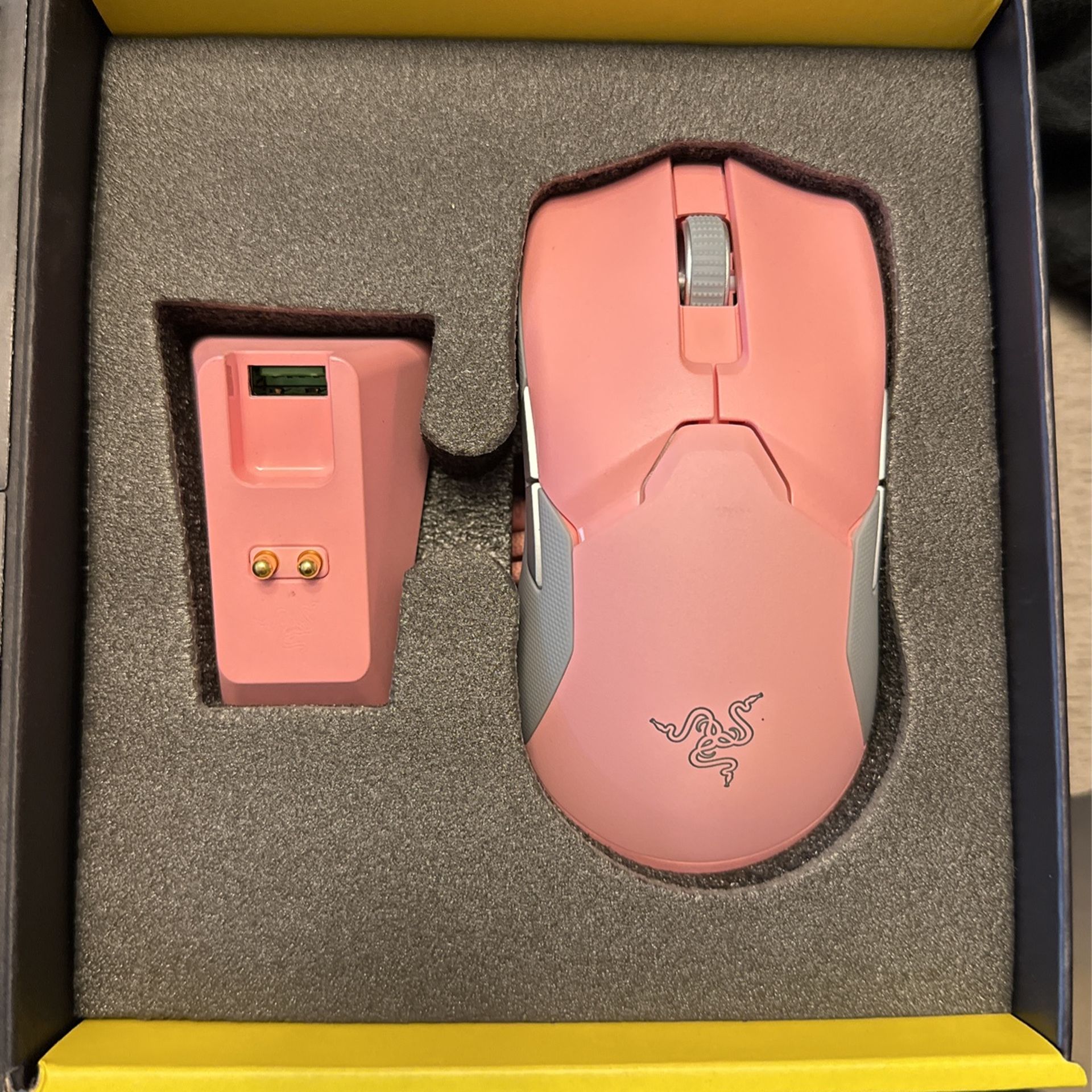 Razer Viper Ultimate Quartz Pink Wireless Mouse