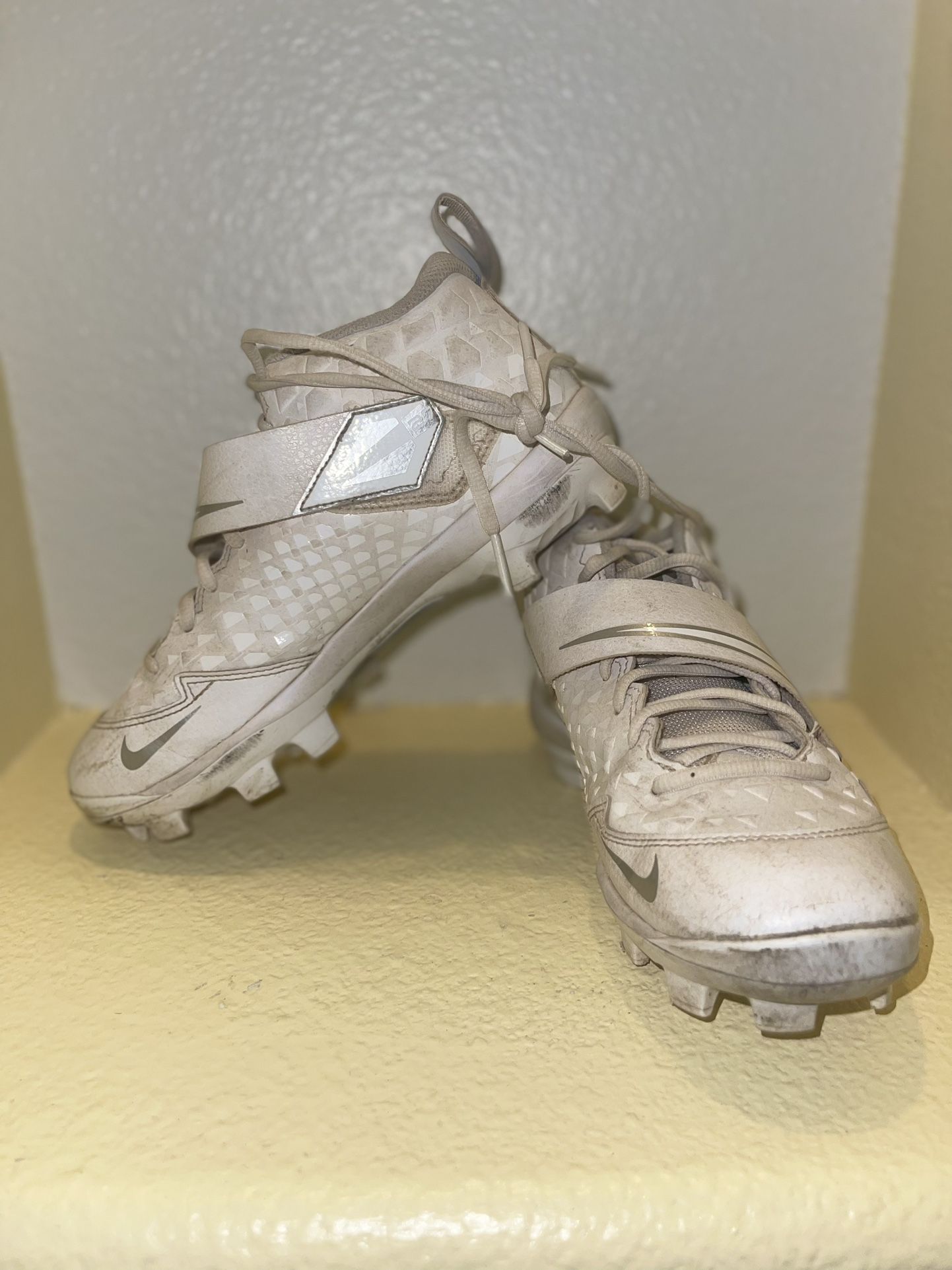 Nike Youth Baseball Molded Cleats