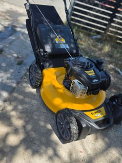 DEWALT
21 in. 150cc Briggs and Stratton 625ex Engine Rear Wheel Drive 2-in-1 Gas Self Propelled Walk Behind Lawn Mower