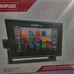 Simrad GO Chartplotter And Fish Finder