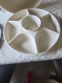 Tupperware Vegetable or Fruit Tray