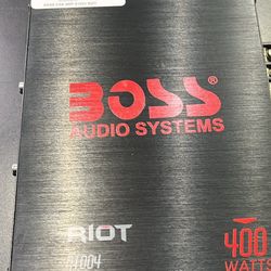Boss 4 channel amplifier R1004 400watts (817)