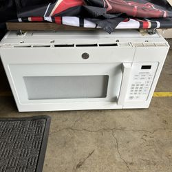 Above Stove Microwave 