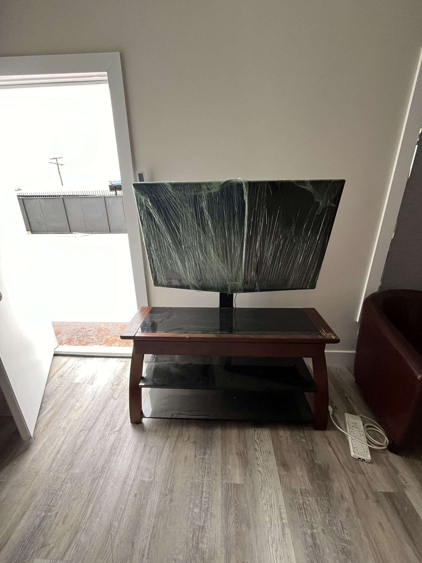 Tv with tv stand no remote