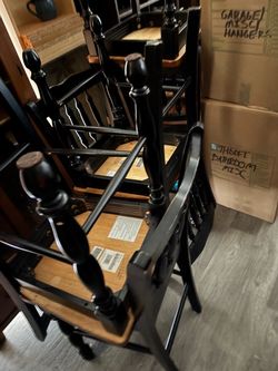 Dining table and 6 chairs / currently pending sale