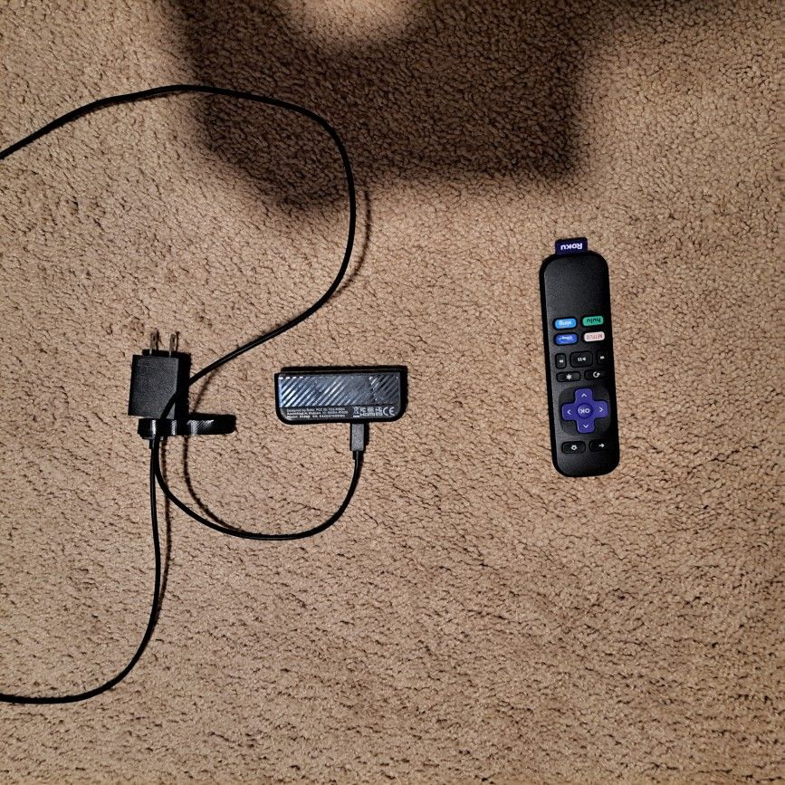 Roku Premiere 4K HDR Streaming Player (Model 3920X) & Remote +Charging Cable