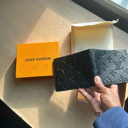 Louis Vuitton wallet (opened box) good condition 