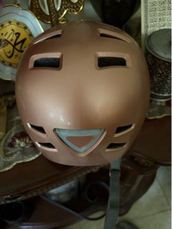 New rose gold helmet with lad lighting in the back fits for adults