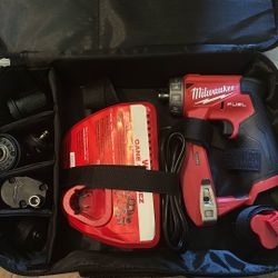 Milwaukee 2505-20 M12 FUEL Installation Drill/Driver |