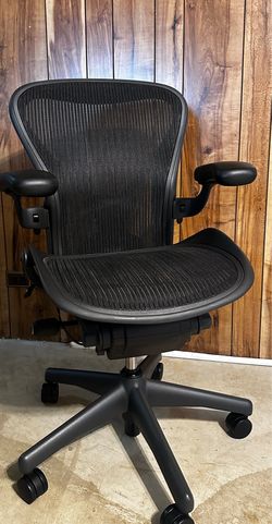 Herman Miller Aeron Size B PostureFit – Clean & Fully Functional