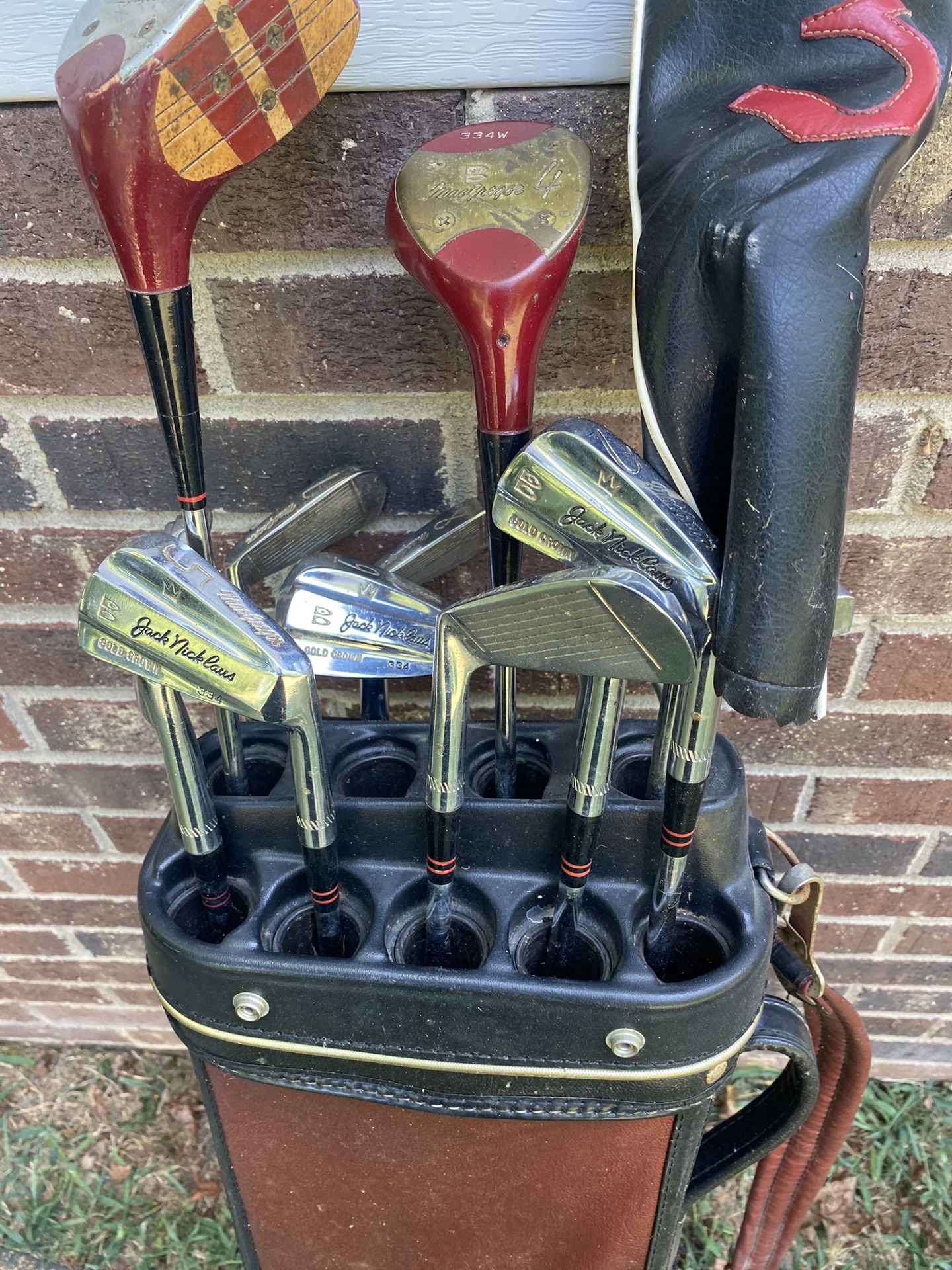 Autograph Jack Nicholson golf club in bag