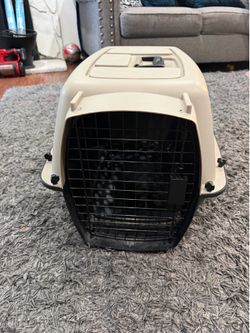 Small  top paw plastic dog kennel